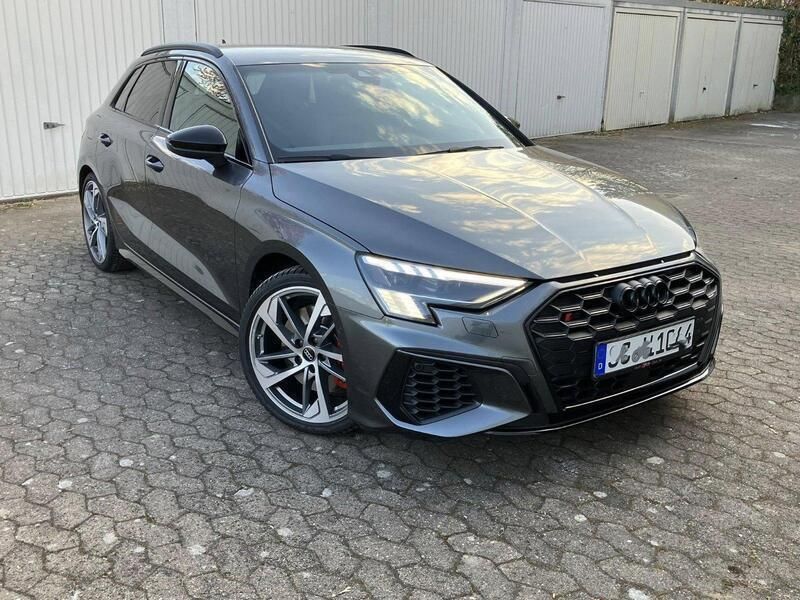 Grau Gebraucht 2023 Audi S3 Limousine | 49.990 € (Teuer) - Bild 1/4