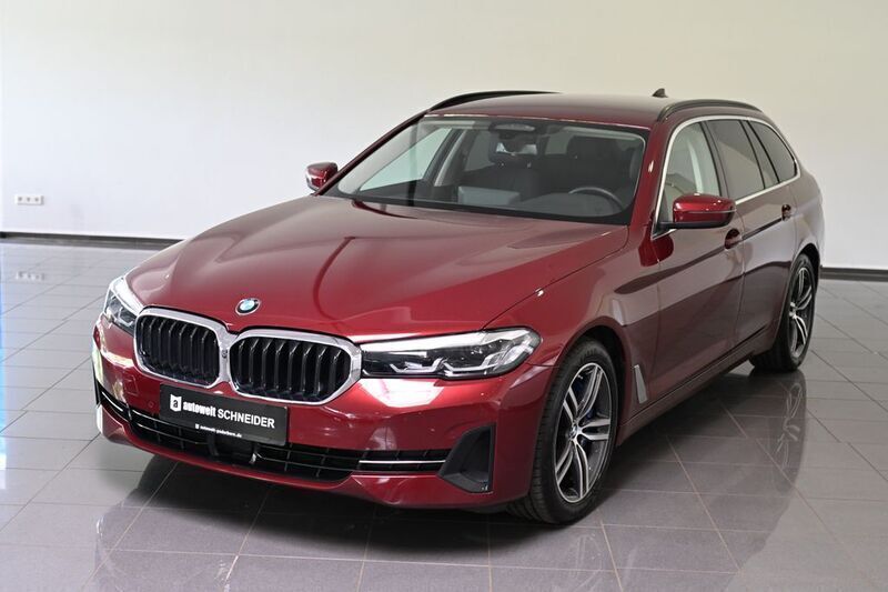 Rot aventurinrot iii metallic (metallic) Gebraucht 2023 BMW 530 Performance Kombi | 38.950 € (Superpreis) - Bild 1/4