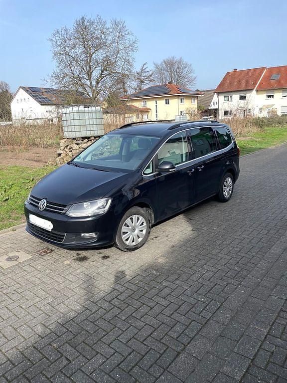 Gebraucht VW Sharan Comfortline 150 PS (110 kW) 2015 Schwarz Van / Kleinbus
