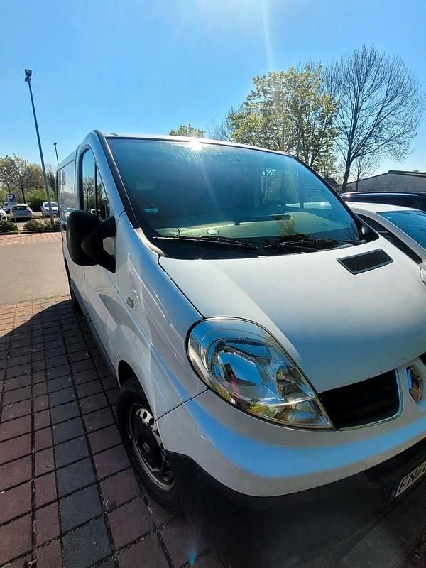 Weiß Gebraucht 2009 Renault Trafic Van | 4.550 € (Fairer Preis) - Bild 1/4