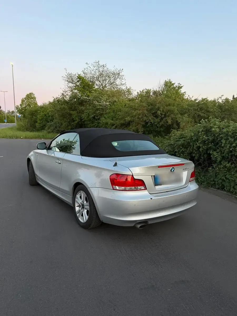 Gebraucht BMW 120 Cabriolet 177 PS (130 kW) 2010 Silber Cabrio