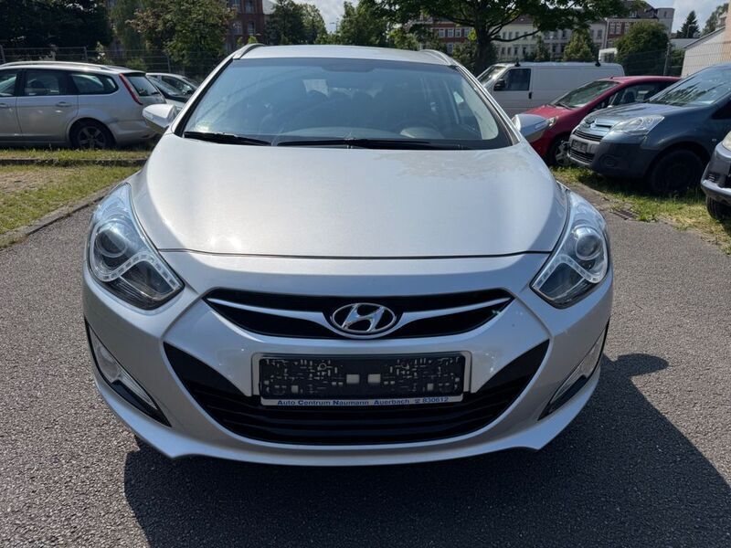 Silber Gebraucht 2013 Hyundai i40 Comfort Kombi | 7.999 € (Fairer Preis) - Bild 1/4