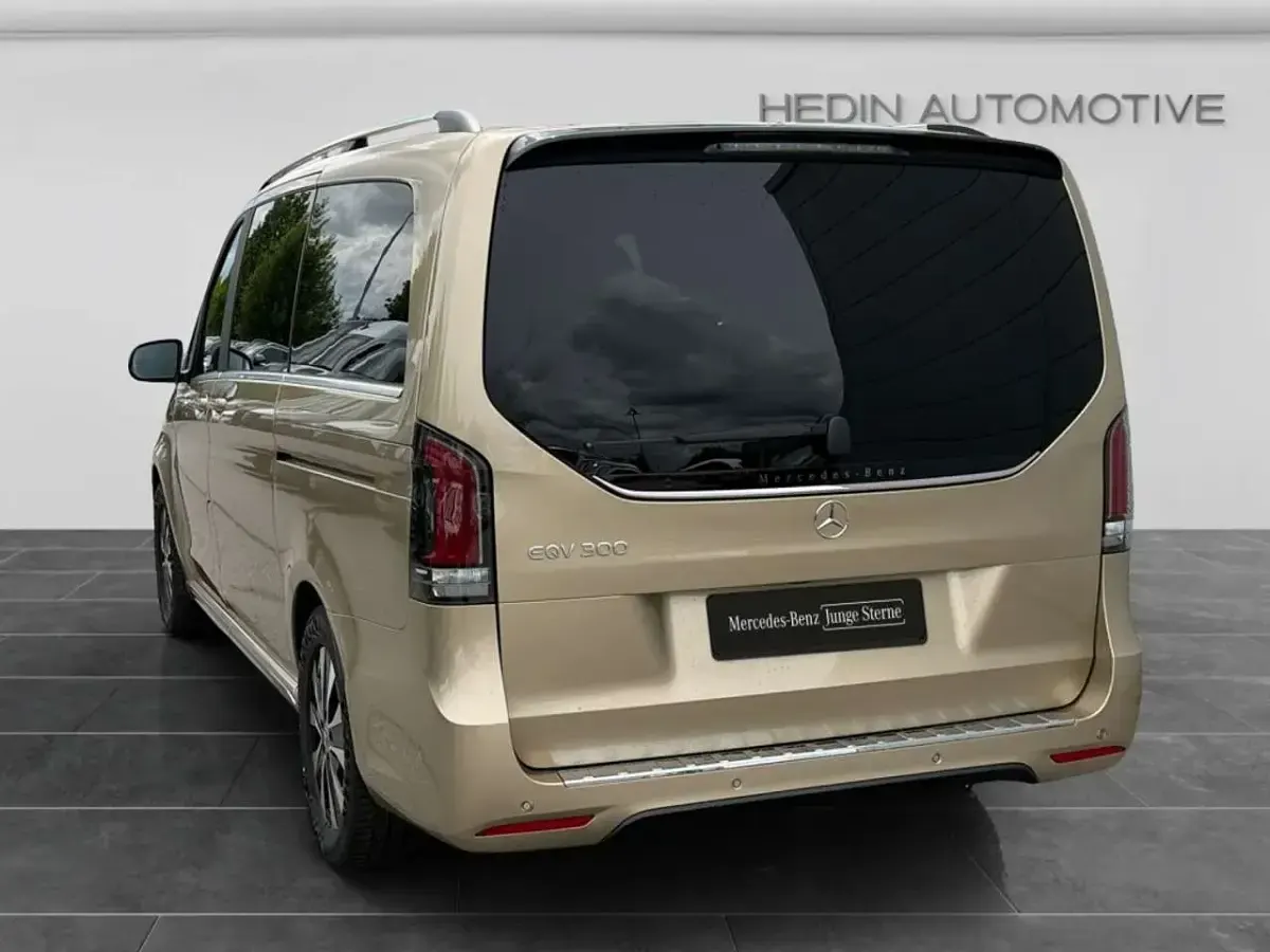 Gebraucht Mercedes EQV300 Avantgarde 150 kW (204 PS) 2024 Gold Van / Kleinbus