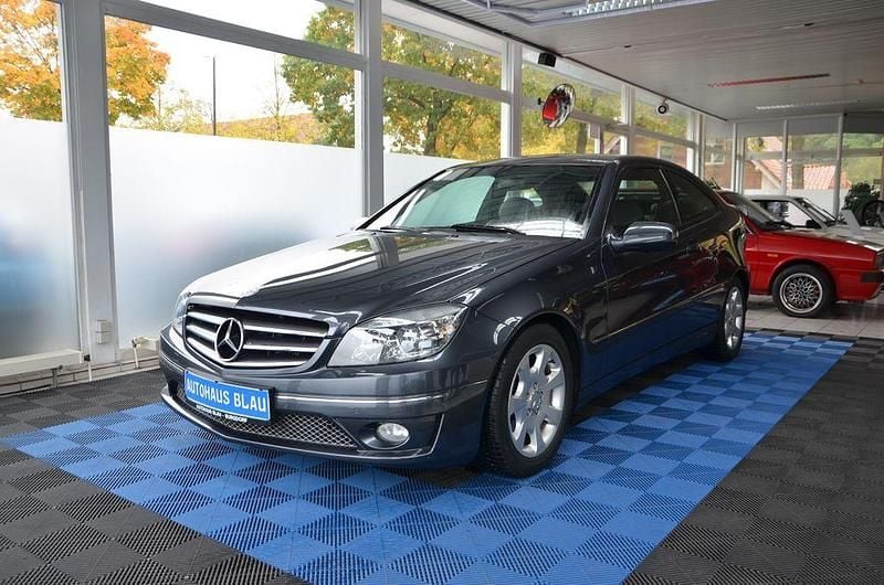 Grau Gebraucht 2010 Mercedes CLC180 Sport Kleinwagen | 7.990 € (Fairer Preis) - Bild 1/4