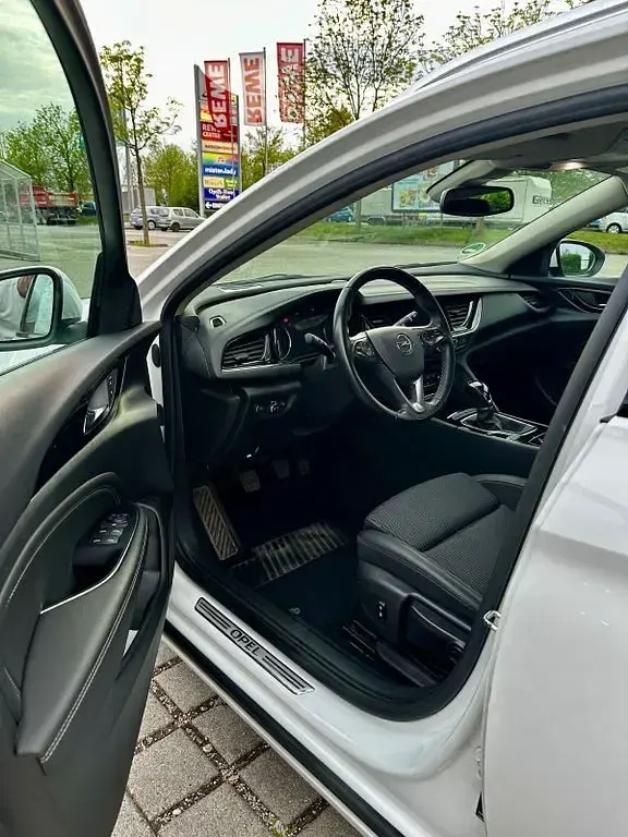 Gebraucht Opel Insignia Innovation 136 PS (100 kW) 2018 Weiß Kombi
