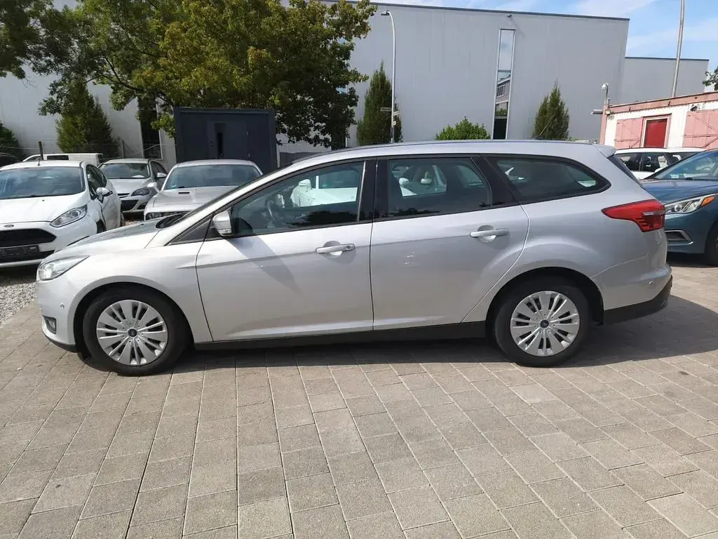Gebraucht Ford Focus Business Edition 120 PS (88 kW) 2017 Silber Limousine