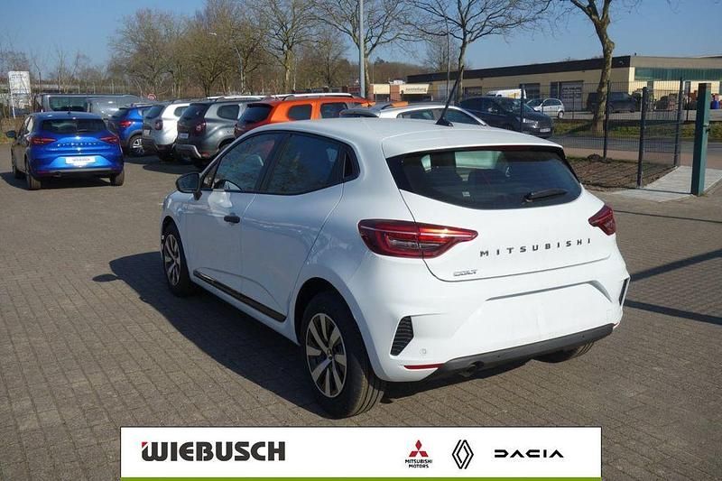 Gebraucht Mitsubishi Colt Basis 67 PS (49 kW) 2024 Weiß Limousine