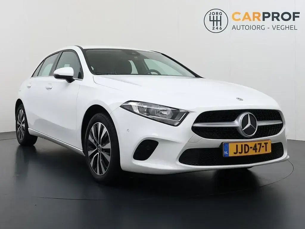 Gebraucht Mercedes A250 218 PS (160 kW) 2021 Weiß Limousine