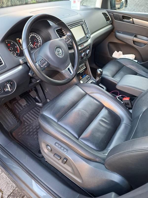 Gebraucht VW Sharan 177 PS (130 kW) 2015 Grau Van / Kleinbus
