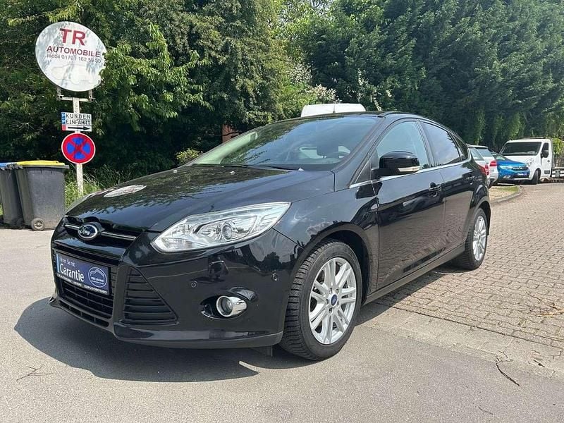 Schwarz Gebraucht 2012 Ford Focus Titanium Kleinwagen | 4.490 € (Superpreis) - Bild 1/4