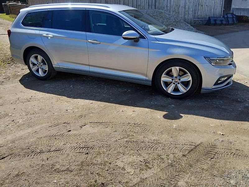 Gebraucht VW Passat Elegance 200 PS (147 kW) 2022 Silber Kombi