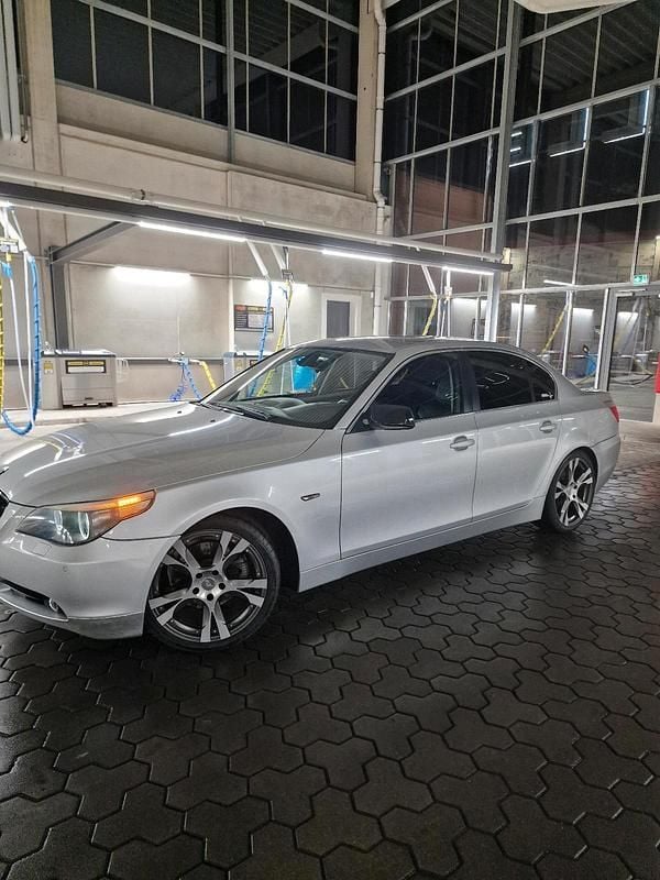 Silber Gebraucht 2004 BMW 525 Limousine | 5.800 € (Etwas zu teuer) - Bild 1/4