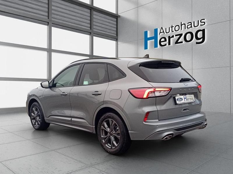 Gebraucht Ford Kuga ST-Line X 224 PS (164 kW) 2023 Solar silver metallic SUV