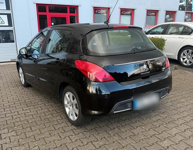 Gebraucht Peugeot 308 109 PS (80 kW) 2011 Schwarz Limousine