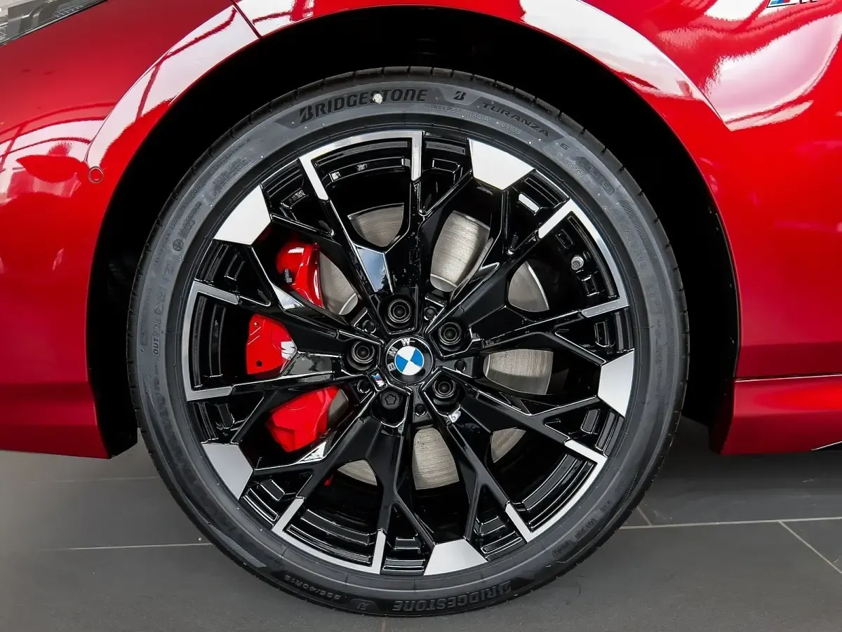 Neu BMW M135 M Sport 300 PS (220 kW) 2026 Rot Kleinwagen