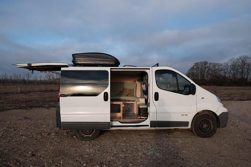 Gebraucht Renault Trafic 114 PS (83 kW) 2009 Weiß Van / Kleinbus