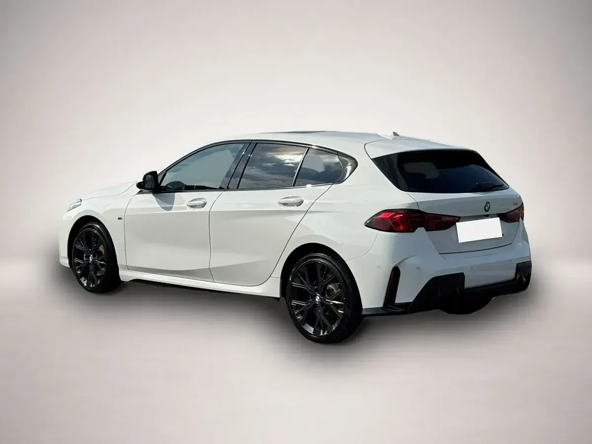 Gebraucht BMW 120 M Sport 170 PS (125 kW) 2025 Alpinweiss iii Kleinwagen