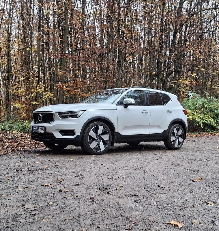 Weiß Gebraucht 2019 Volvo XC40 SUV | 19.800 € (Guter Preis) - Bild 1/4