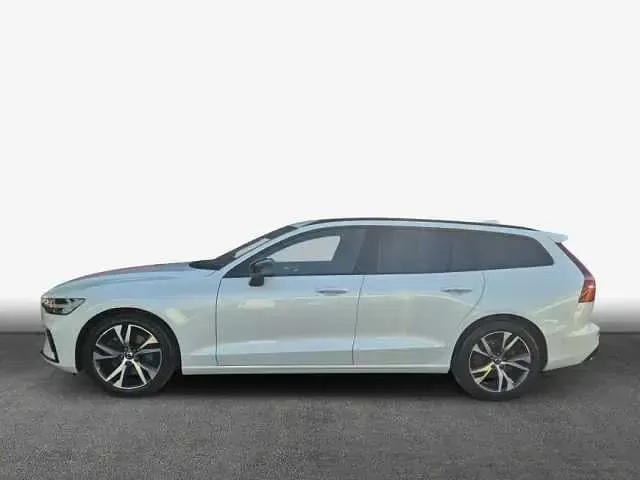 Gebraucht Volvo V60 145 PS (106 kW) 2025 Kombi