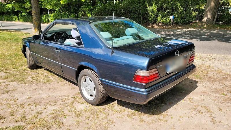 Schwarz Gebraucht 1996 Mercedes E200 Coupé | 5.900 € (Superpreis) - Bild 1/4