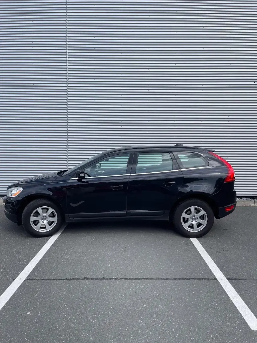 Używany Volvo XC60 195 KM (143 kW) 2013 Czarny SUV