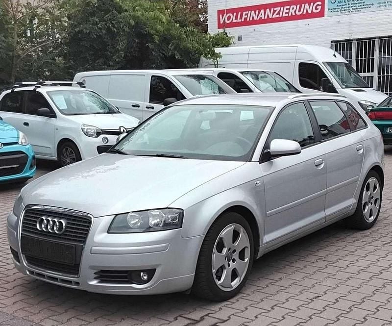Silber Gebraucht 2008 Audi A3 Sportback Ambition Kleinwagen | 3.650 € (Fairer Preis) - Bild 1/4