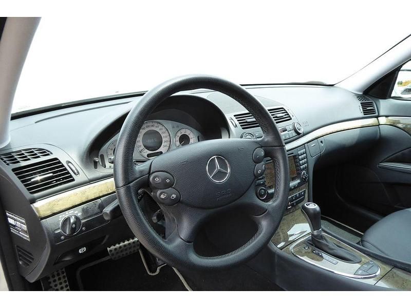 Gebraucht Mercedes E230 Sport 204 PS (150 kW) 2007 Silber Limousine