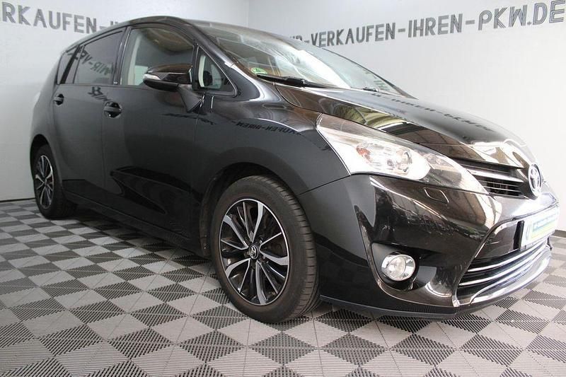Schwarz Gebraucht 2017 Toyota Verso Edition-S Van / Kleinbus | 13.800 € (Fairer Preis) - Bild 1/4