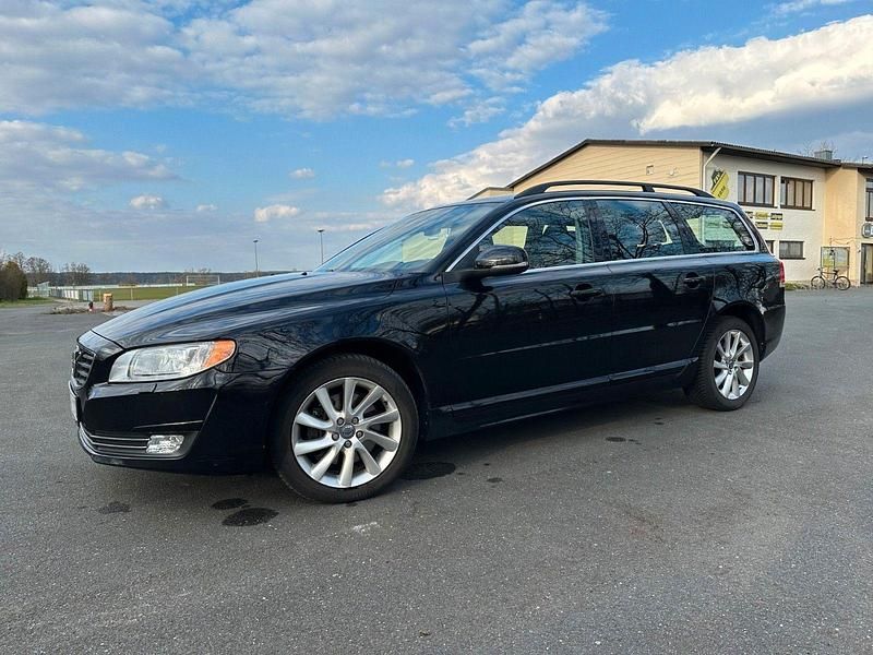 Gebraucht Volvo V70 Momentum 215 PS (158 kW) 2013 Schwarz Kombi