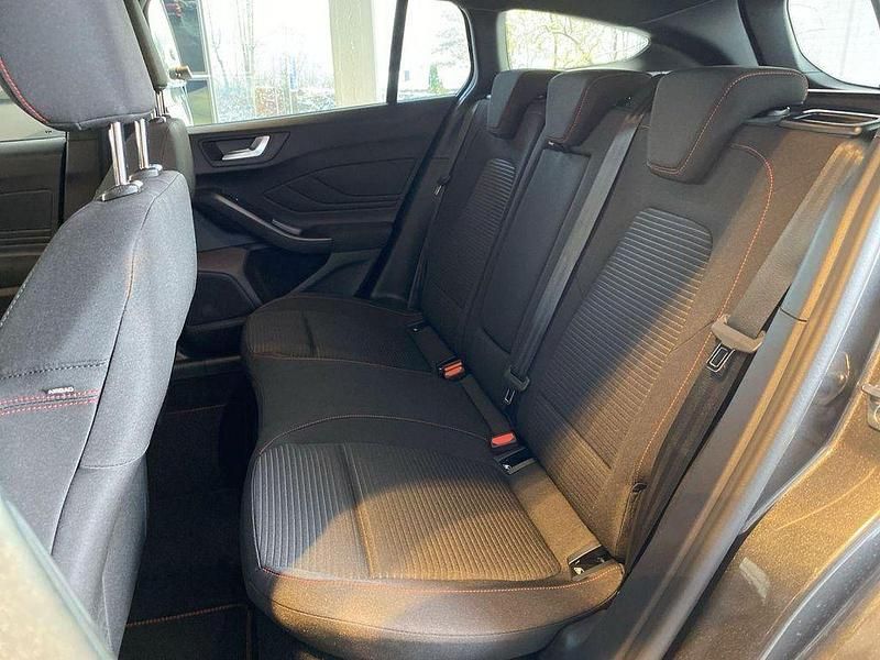 Gebraucht Ford Focus ST-Line X 155 PS (114 kW) 2026 Grau Limousine