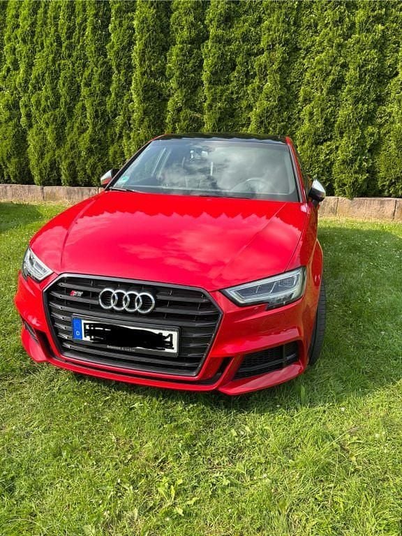 Rot Gebraucht 2019 Audi S3 Comfort Limousine | 30.400 € (Fairer Preis) - Bild 1/4