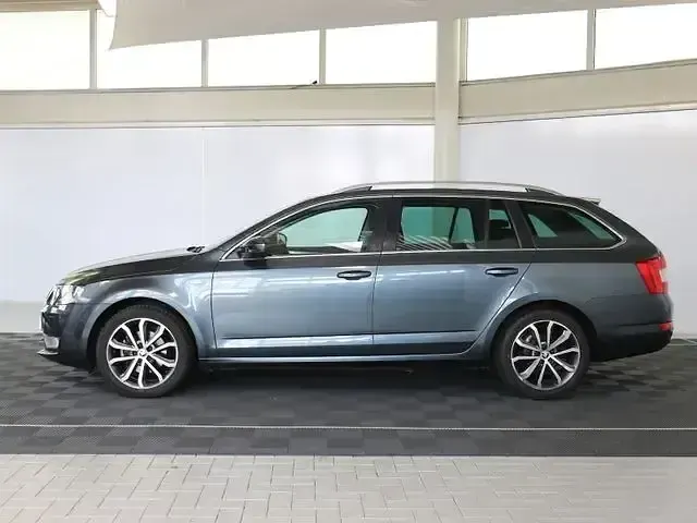 Gebraucht Skoda Octavia 140 PS (102 kW) 2015 Grau Kombi