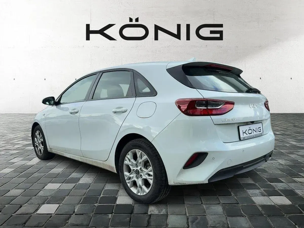 Gebraucht Kia Ceed Edition 7 120 PS (88 kW) 2023 Weiß Kleinwagen