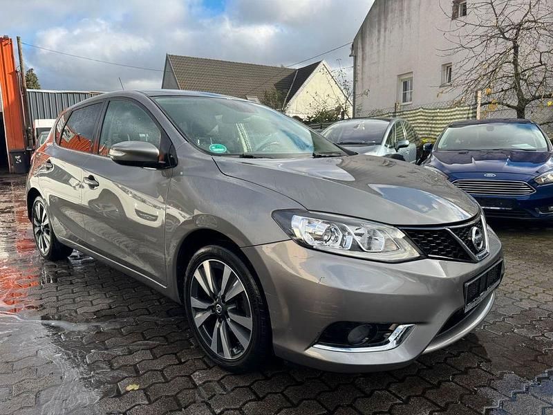 Grau Gebraucht 2016 Nissan Pulsar N-Connecta Limousine | 7.880 € (Fairer Preis) - Bild 1/4