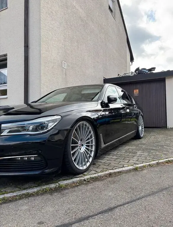 Gebraucht BMW 740 326 PS (239 kW) 2015 Schwarz Limousine