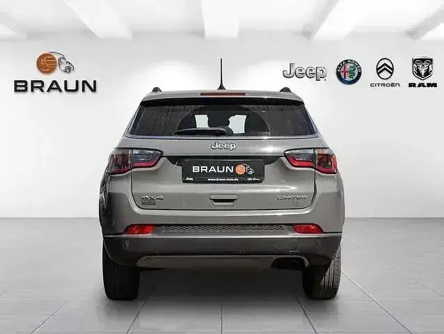 Gebraucht Jeep Compass Limited 170 PS (125 kW) 2019 Sting gray SUV