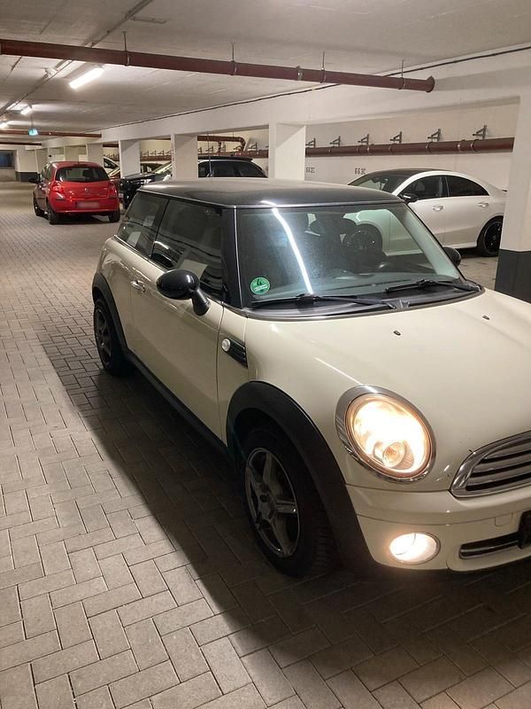 Usata Mini Cooper 120 CV (88 kW) 2007 Bianco Utilitaria