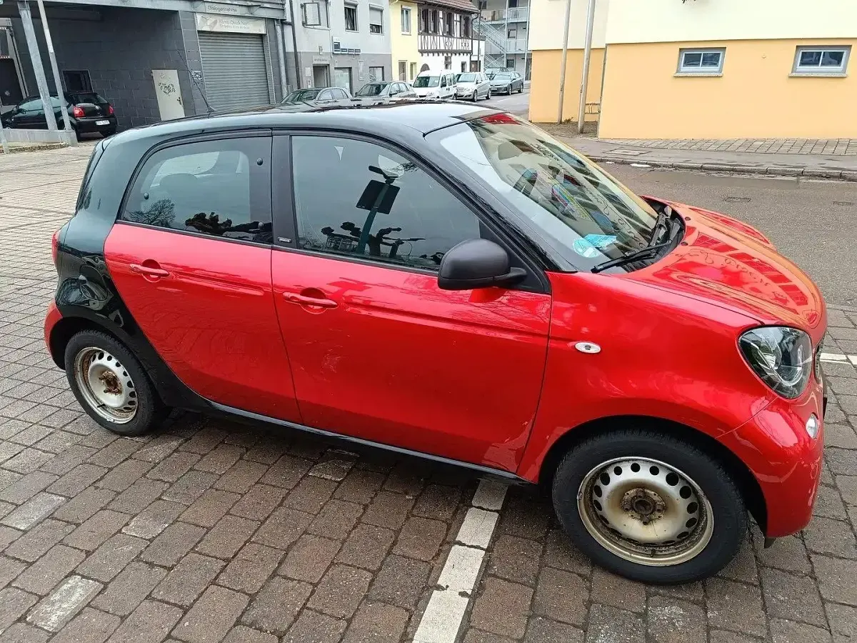 Używany Smart ForFour Passion 90 KM (66 kW) 2018 Czerwony Hatchback