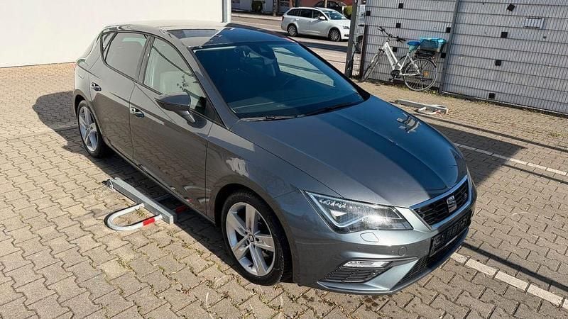 Second-hand Seat Leon FR 184 CP (135 kW) 2018 Gri Berlinǎ