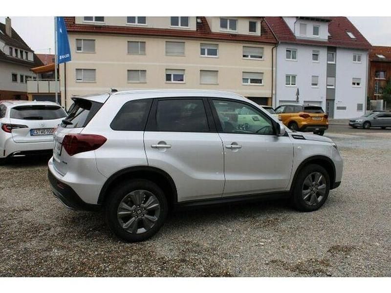 Neu Suzuki Vitara 109 PS (80 kW) 2026 Silber SUV