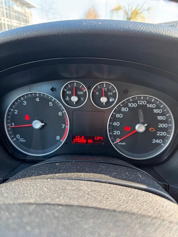 Gebraucht Ford Focus 115 PS (84 kW) 2007 Weiß Kleinwagen