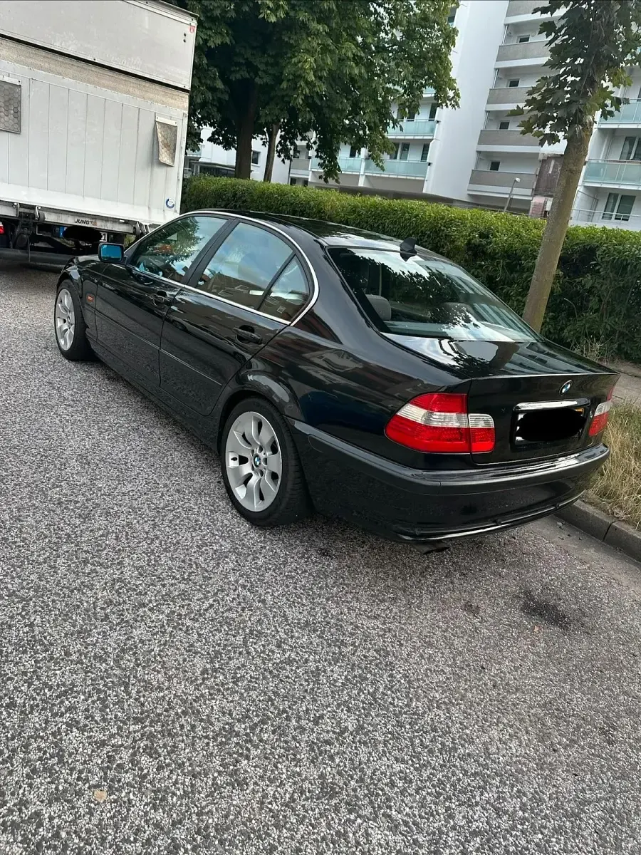 Gebraucht BMW 320 170 PS (125 kW) 2000 Schwarz Limousine