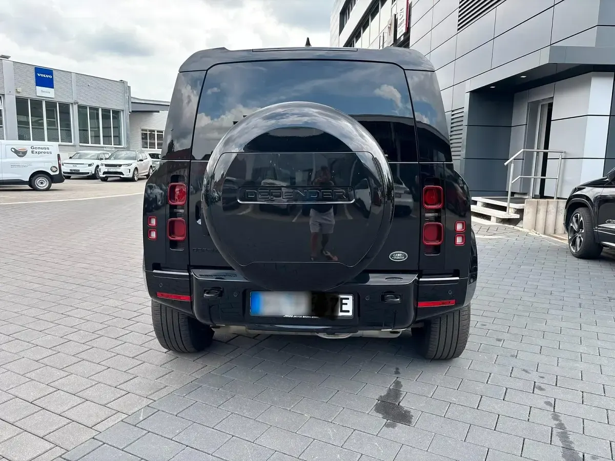Gebraucht Land Rover Defender HSE Dynamic 404 PS (297 kW) 2023 Schwarz SUV