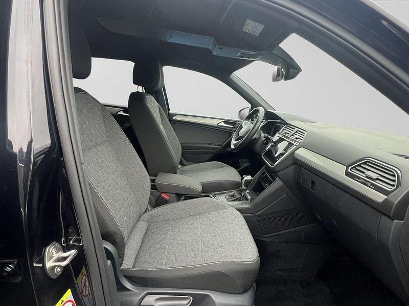 Gebraucht VW Tiguan Allspace Move 150 PS (110 kW) 2024 Schwarz SUV