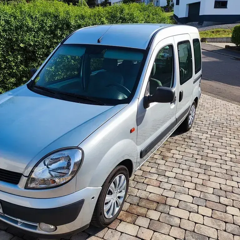 Gebraucht Renault Kangoo Privilege 68 PS (50 kW) 2009 Silber Van / Kleinbus