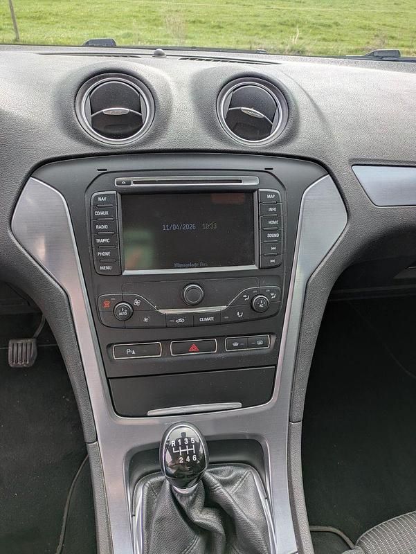 Gebraucht Ford Mondeo 163 PS (119 kW) 2011 Schwarz Kombi