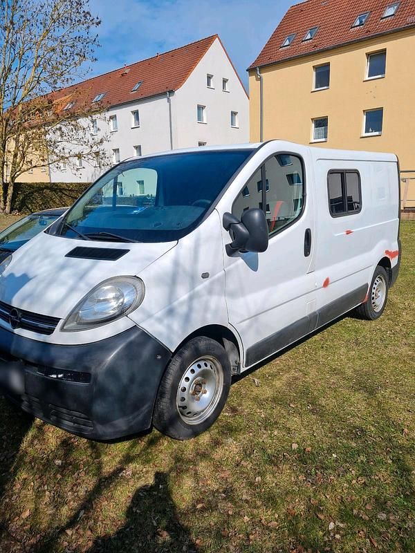 Gebraucht Opel Vivaro 82 PS (60 kW) 2006 Weiß Van / Kleinbus