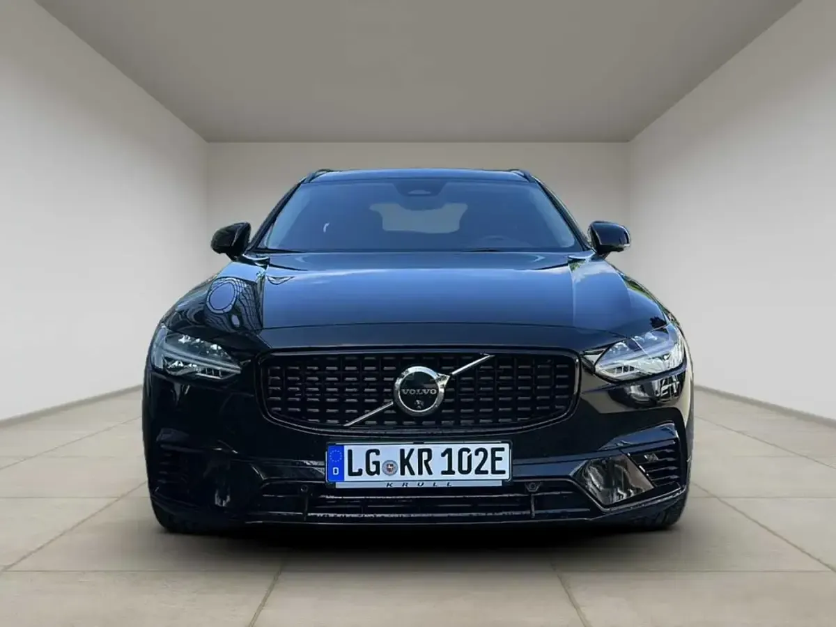 Gebraucht Volvo V90 Plus 253 PS (186 kW) 2025 Schwarz Kombi