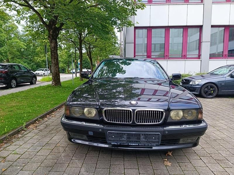 Schwarz Gebraucht 1996 BMW 750 Limousine | 15.999 € (Superpreis) - Bild 1/4