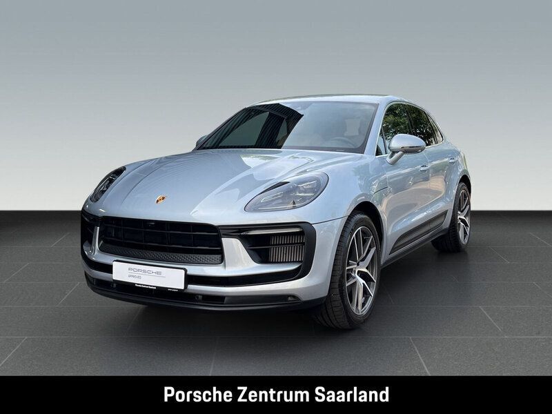Dolomitsilbermetallic (metallic) Gebraucht 2023 Porsche Macan SUV | 79.850 € (Fairer Preis) - Bild 1/4